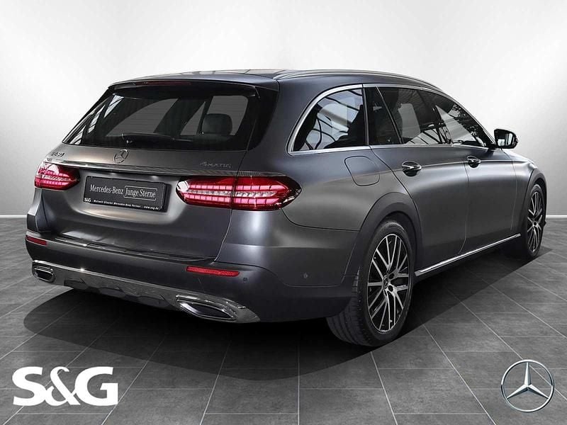 Second-hand Mercedes E450 367 CP (269 kW) 2023 Manufaktur lack manufaktur ... Break