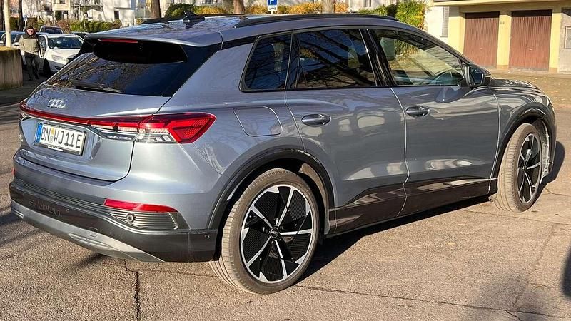 Gebraucht Audi Q4 e-tron Ambiente 210 kW (286 PS) 2024 Blau SUV