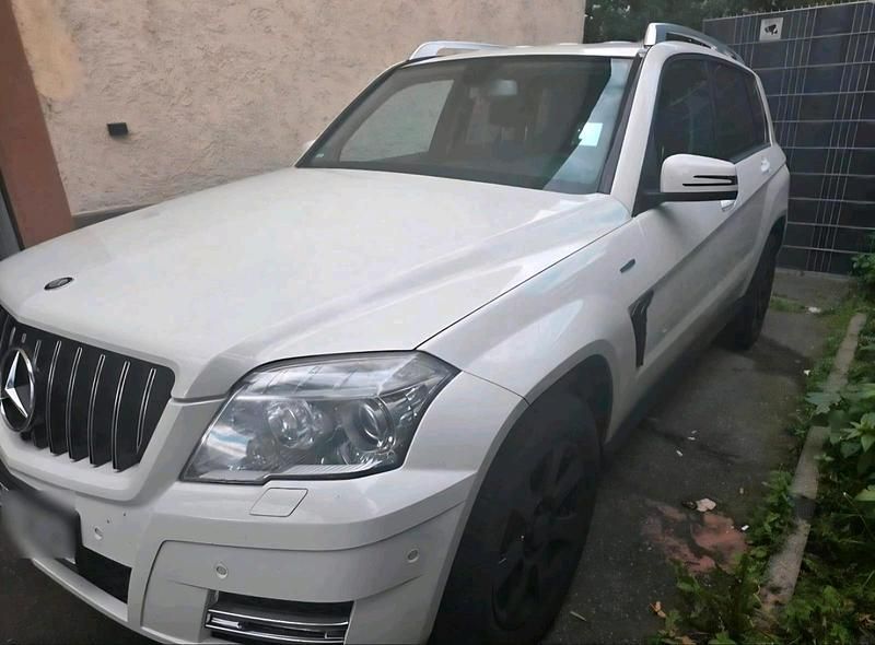 Weiß Gebraucht 2011 Mercedes GLK200 SUV | 7.500 € (Guter Preis) - Bild 1/4