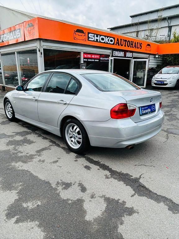 Gebraucht BMW 318 129 PS (94 kW) 2007 Silber Limousine