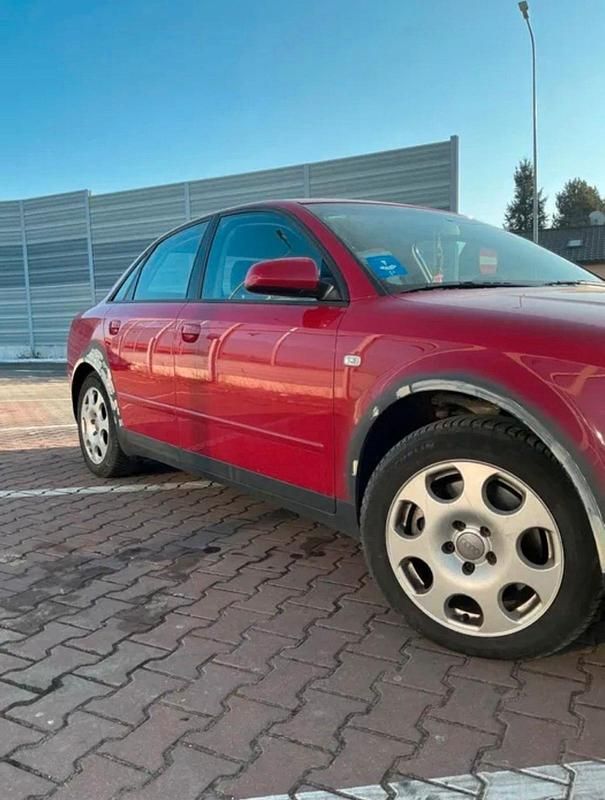 Gebraucht Audi A4 163 PS (119 kW) 2002 Rot Limousine