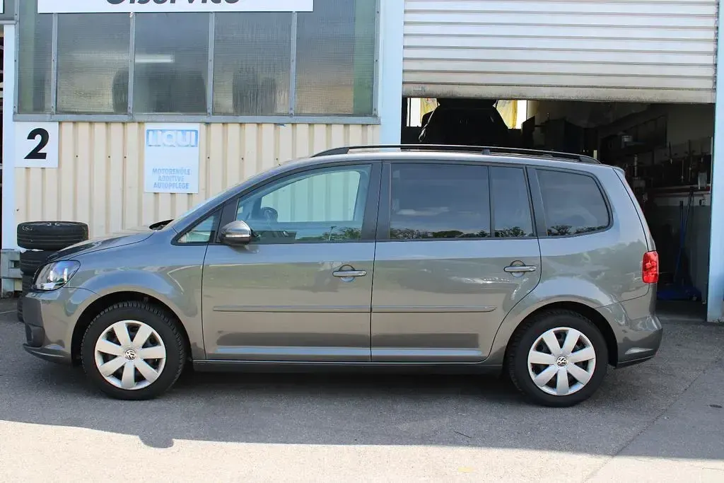 Gebraucht VW Touran Comfortline 140 PS (102 kW) 2015 Grau Van / Kleinbus