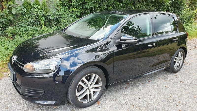 Schwarz Gebraucht 2010 VW Golf VI Sportline Limousine | 7.850 € (Etwas zu teuer) - Bild 1/4