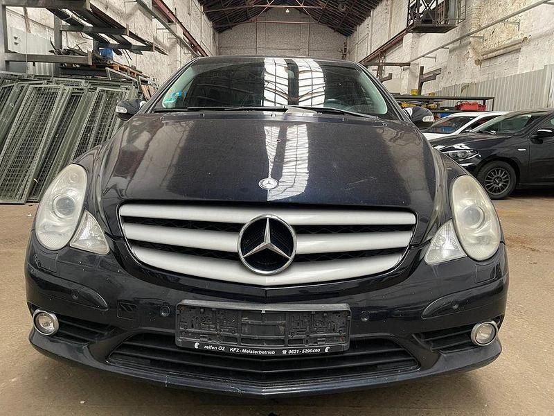 Gebraucht Mercedes R320 224 PS (164 kW) 2008 Schwarz Van / Kleinbus
