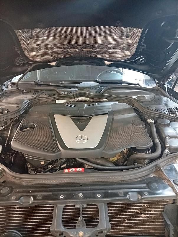 Gebraucht Mercedes E320 224 PS (164 kW) 2006 Schwarz Limousine