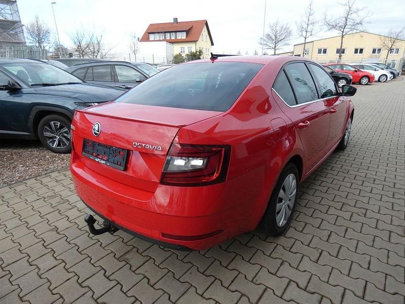 Gebraucht Skoda Octavia Style 179 PS (131 kW) 2017 Rot Limousine