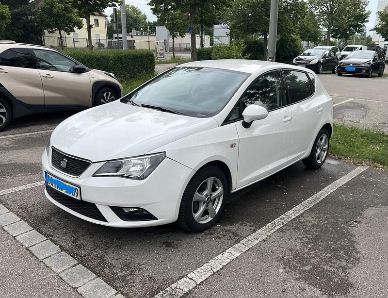 Weiß Gebraucht 2012 Seat Ibiza Kleinwagen | 4.850 € (Fairer Preis) - Bild 1/4