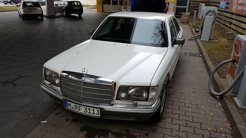 Weiß Gebraucht 1983 Mercedes 380 SE Limousine | 8.899 € - Bild 1/4