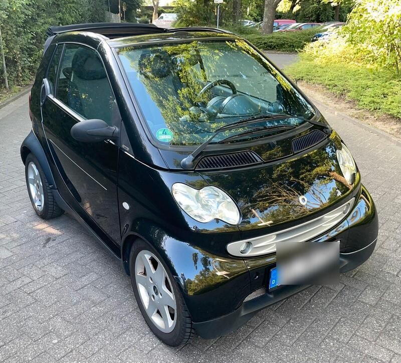 Schwarz Gebraucht 2002 Smart ForTwo Cabrio Passion Cabrio | 1.790 € - Bild 1/4