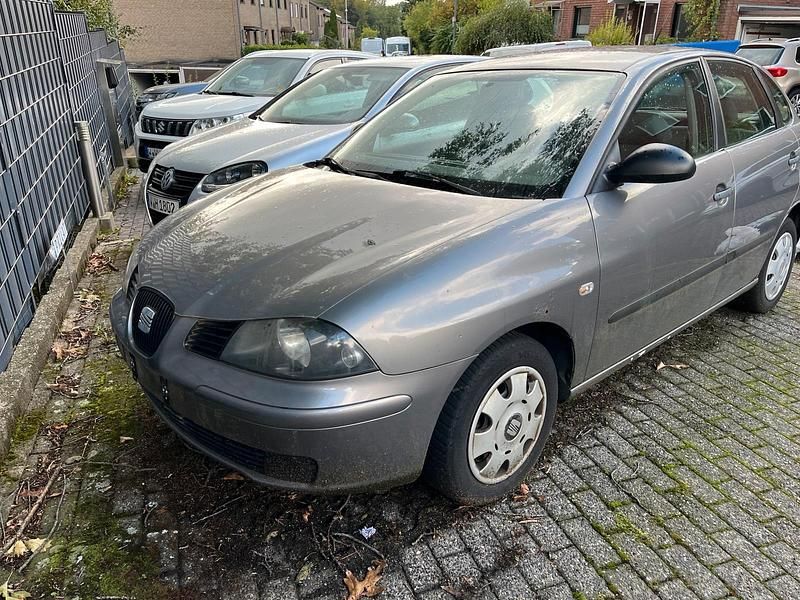 Grau Gebraucht 2004 Seat Ibiza Kleinwagen | 555 € (Superpreis) - Bild 1/4