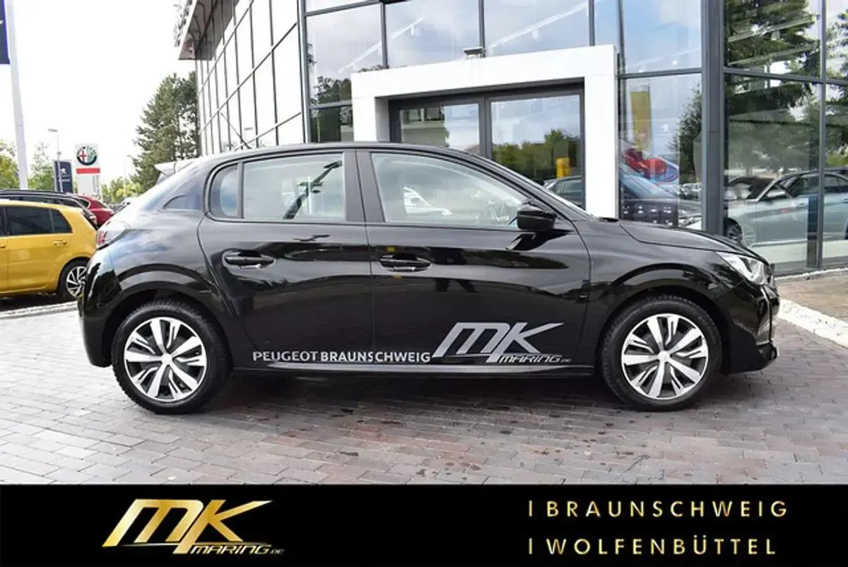 Gebraucht Peugeot 208 Active 75 PS (55 kW) 2020 Schwarz Kleinwagen