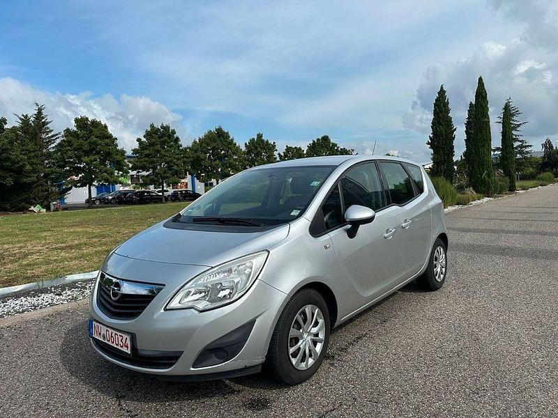 Silber Gebraucht 2010 Opel Meriva Edition Van / Kleinbus | 3.850 € (Fairer Preis) - Bild 1/4