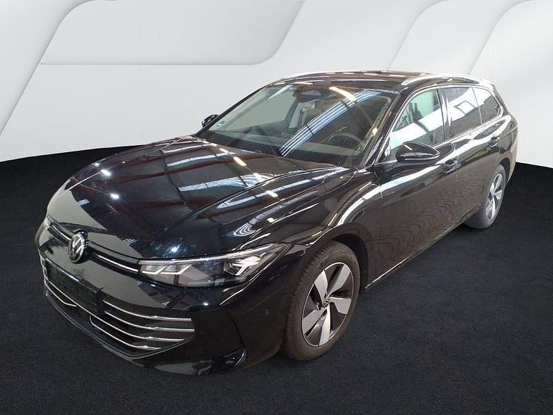Grenadillschwarz metallic Gebraucht 2025 VW Passat Business Kombi | 36.880 € (Guter Preis) - Bild 1/4