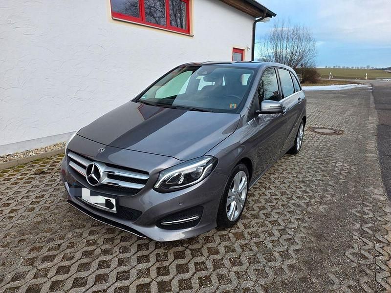 Gebraucht Mercedes B220 170 PS (125 kW) 2018 Grau Van / Kleinbus