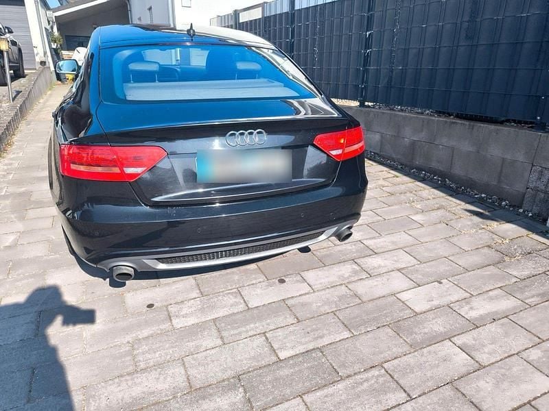 Używany Audi A5 Sportback 179 KM (131 kW) 2010 Czarny Hatchback
