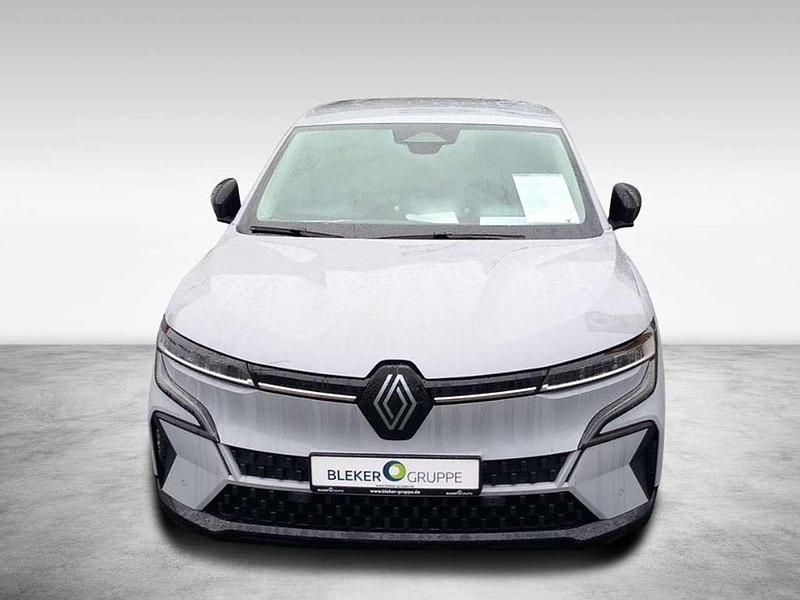 Neu Renault Megane E-Tech Komfort 160 kW (218 PS) 2025 Rafalegrau, dach in Limousine