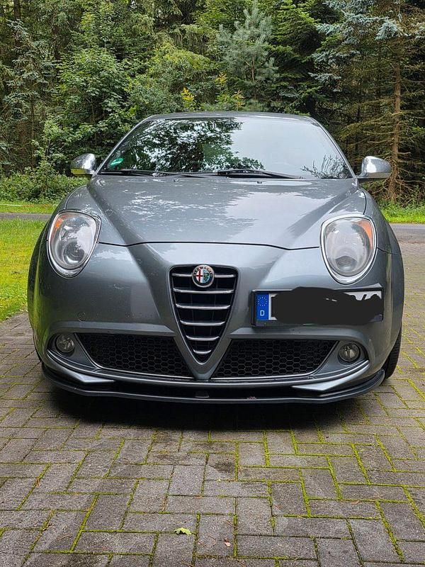 Grau Gebraucht 2011 Alfa Romeo MiTo Quadrifoglio Verde Kleinwagen | 7.100 € (Fairer Preis) - Bild 1/4