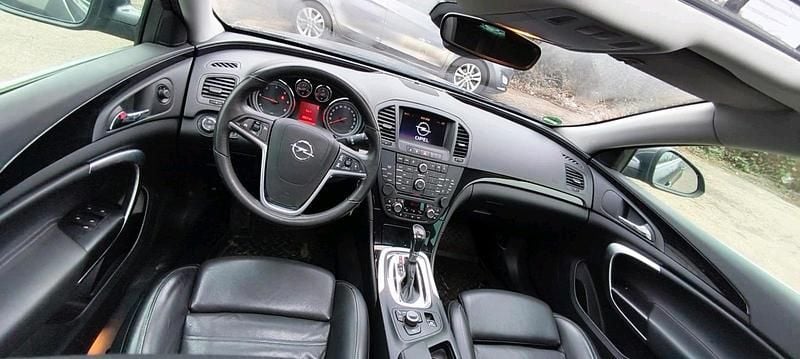 Grau Gebraucht 2010 Opel Insignia Limousine | 3.900 € (Superpreis) - Bild 1/4