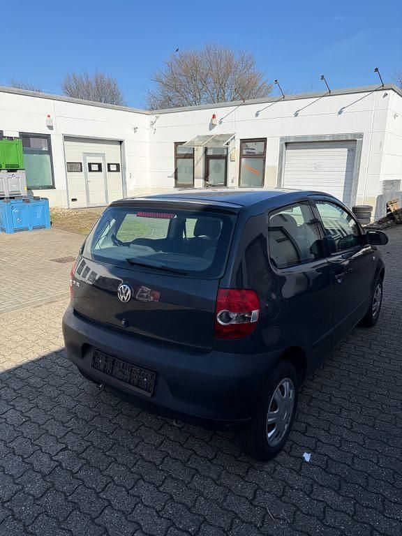 Gebraucht VW Fox 54 PS (39 kW) 2006 Grau Kleinwagen