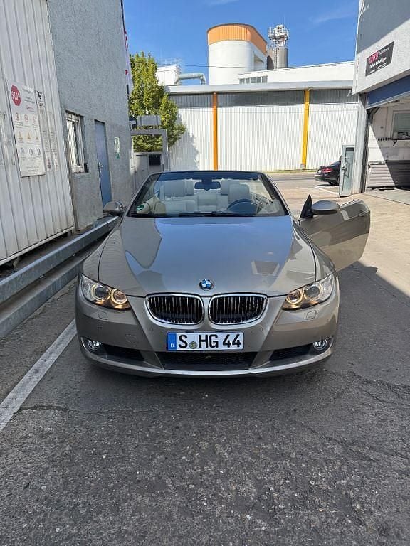 Gebraucht BMW 325 Cabriolet 218 PS (160 kW) 2007 Beige Cabrio