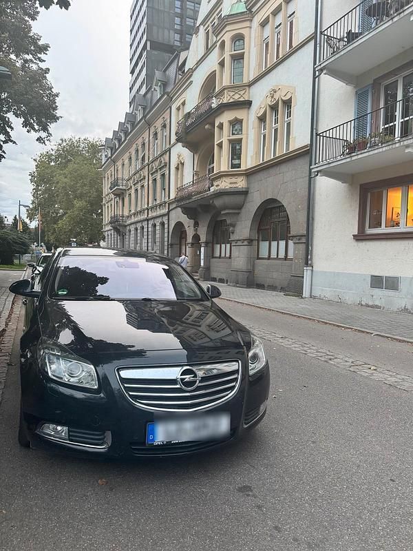 Braun Gebraucht 2013 Opel Insignia Limousine | 4.300 € (Fairer Preis) - Bild 1/4