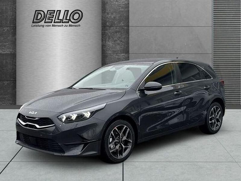 (h8g) dark penta metal m Gebraucht 2025 Kia Ceed 4 Limousine | 27.260 € (Fairer Preis) - Bild 1/4
