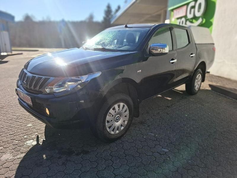 Gebraucht Mitsubishi L200 154 PS (113 kW) 2019 Schwarz Abholung