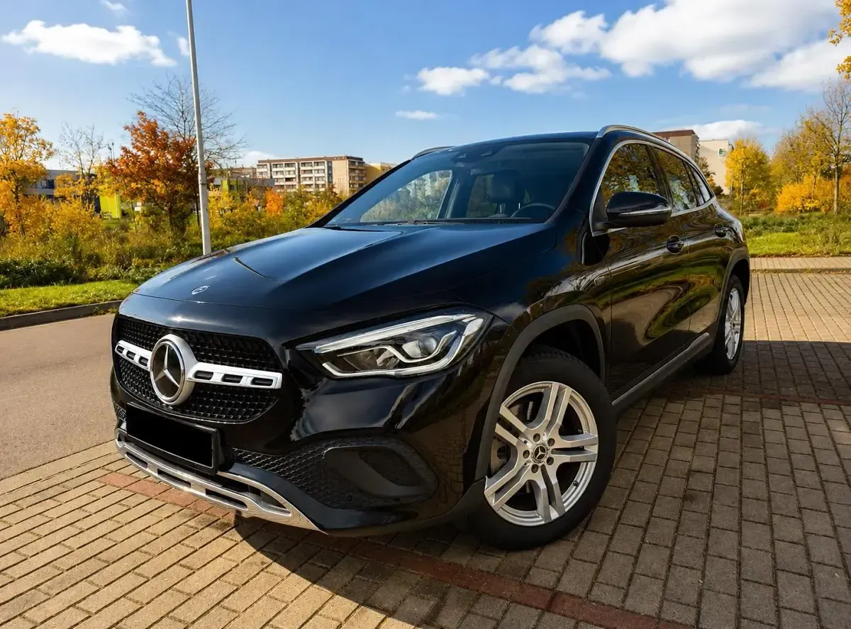 Gebraucht Mercedes GLA250 218 PS (160 kW) 2020 Schwarz SUV