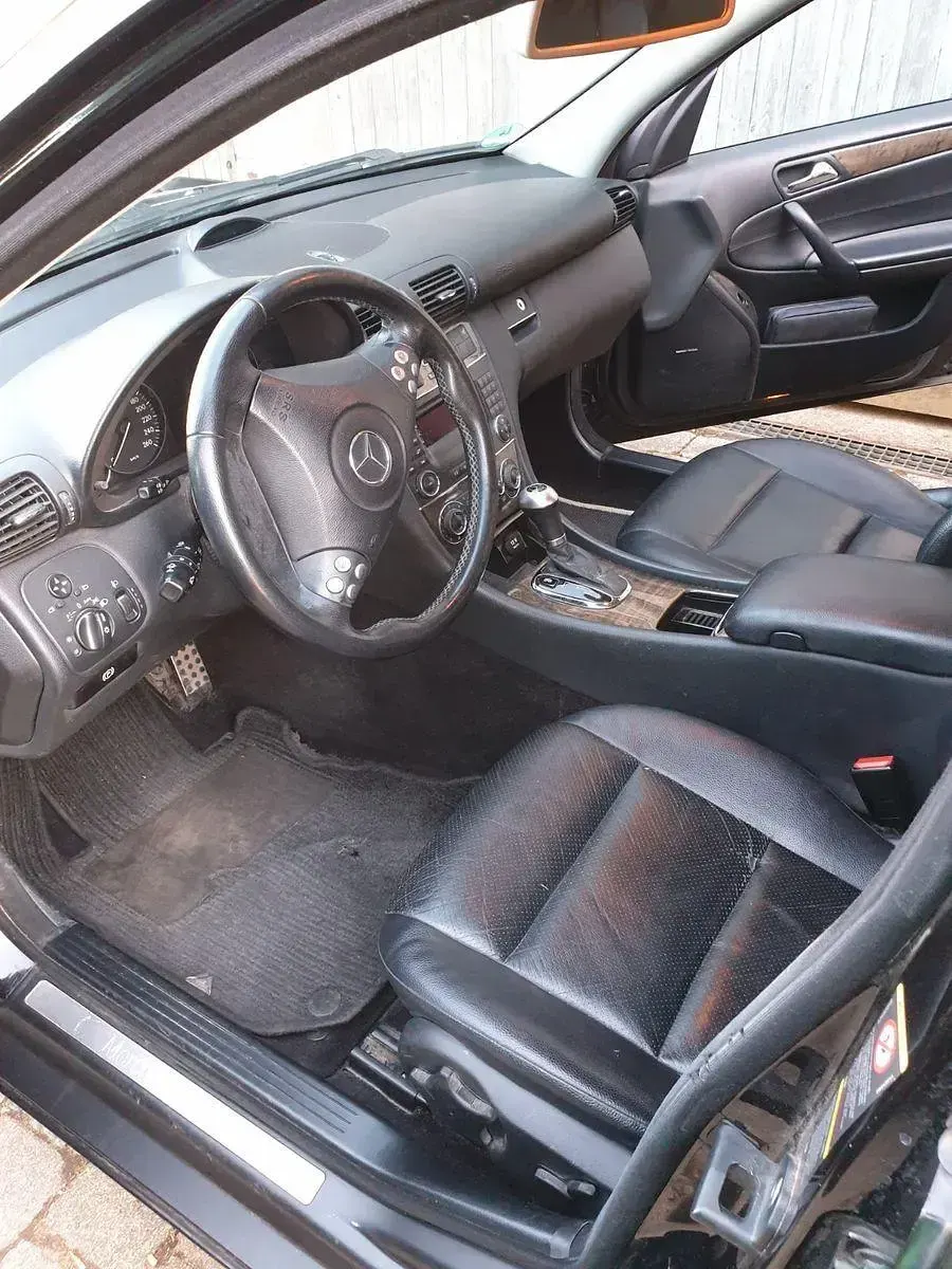 Gebraucht Mercedes C220 Avantgarde 150 PS (110 kW) 2005 Schwarz Limousine