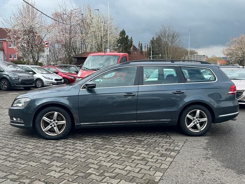 Gebraucht VW Passat 140 PS (102 kW) 2011 Grau Kombi