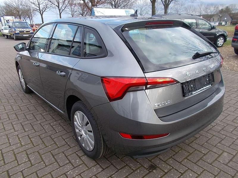 Gebraucht Skoda Scala Ambition 110 PS (80 kW) 2024 Graphite grau metallic Kleinwagen
