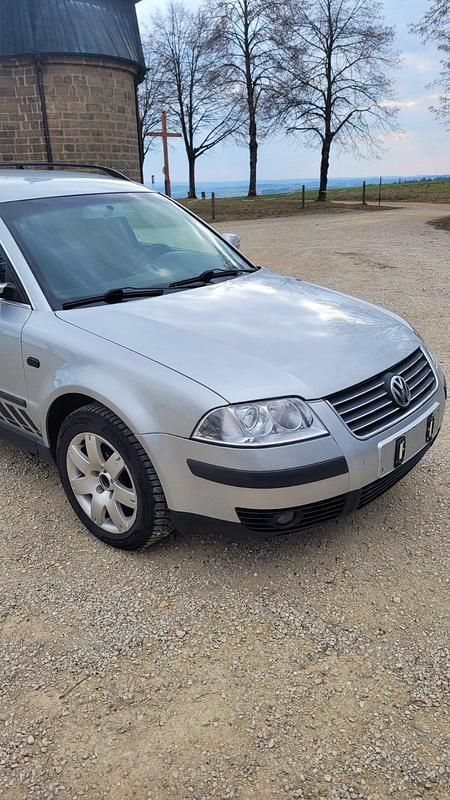 Gebraucht VW Passat 131 PS (96 kW) 2001 Silber Kombi