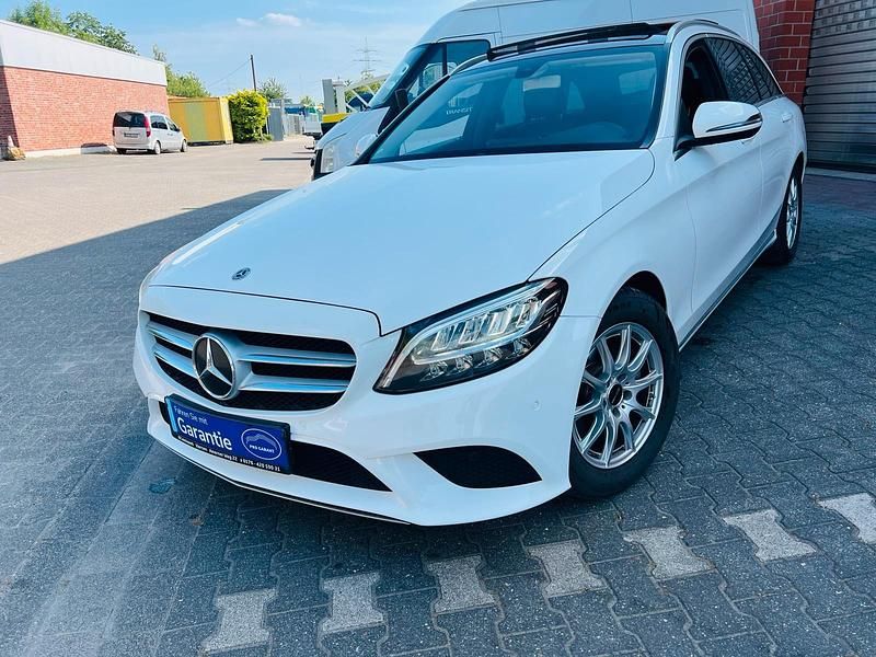 Gebraucht Mercedes C220 194 PS (142 kW) 2019 Weiß Kombi