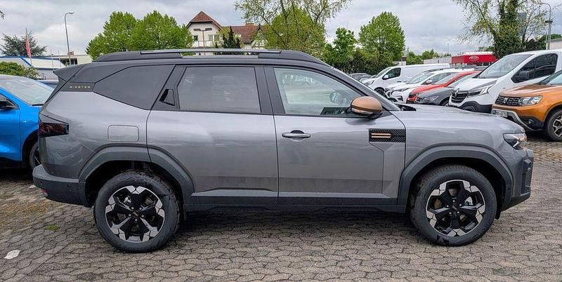 Grau Gebraucht 2025 Dacia Bigster Extreme SUV | 26.800 € (Guter Preis) - Bild 1/4