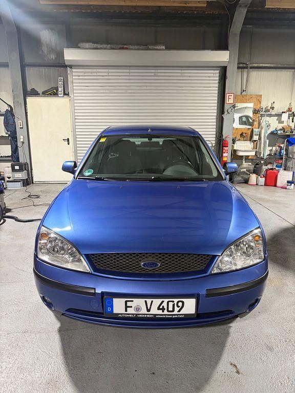 Gebraucht Ford Mondeo Trend 125 PS (91 kW) 2002 Blau Limousine