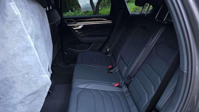 Neu VW Touareg Edition 286 PS (210 kW) 2026 Silizium grau met. SUV