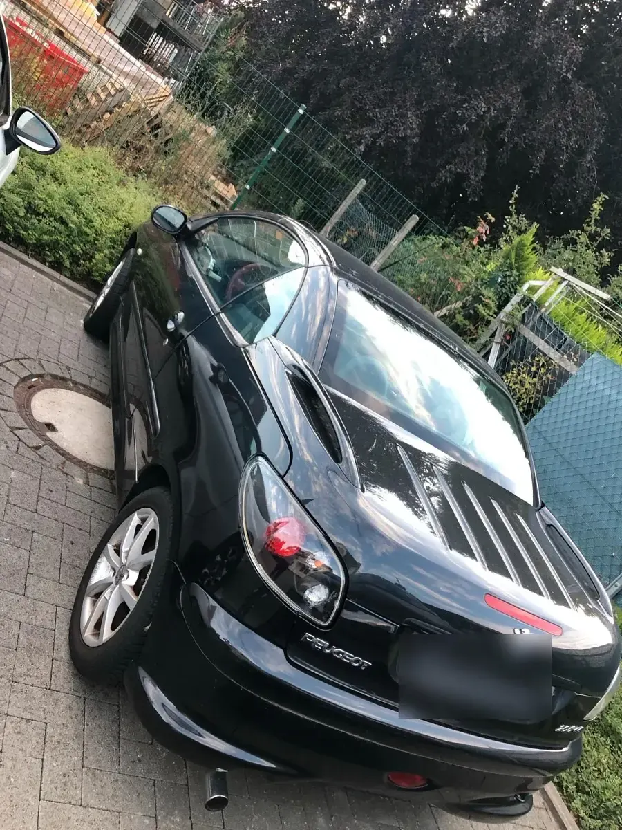 Gebraucht Peugeot 206 CC 109 PS (80 kW) 2005 Schwarz Cabrio