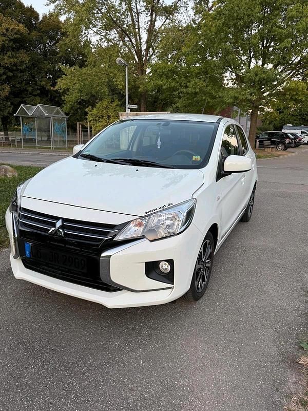Weiß Gebraucht 2023 Mitsubishi Space Star Kleinwagen | 11.700 € (Etwas zu teuer) - Bild 1/4