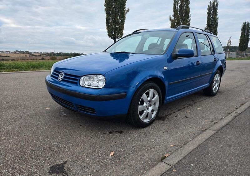 Blau Gebraucht 2001 VW Golf IV Basis Kombi | 2.600 € (Etwas zu teuer) - Bild 1/4