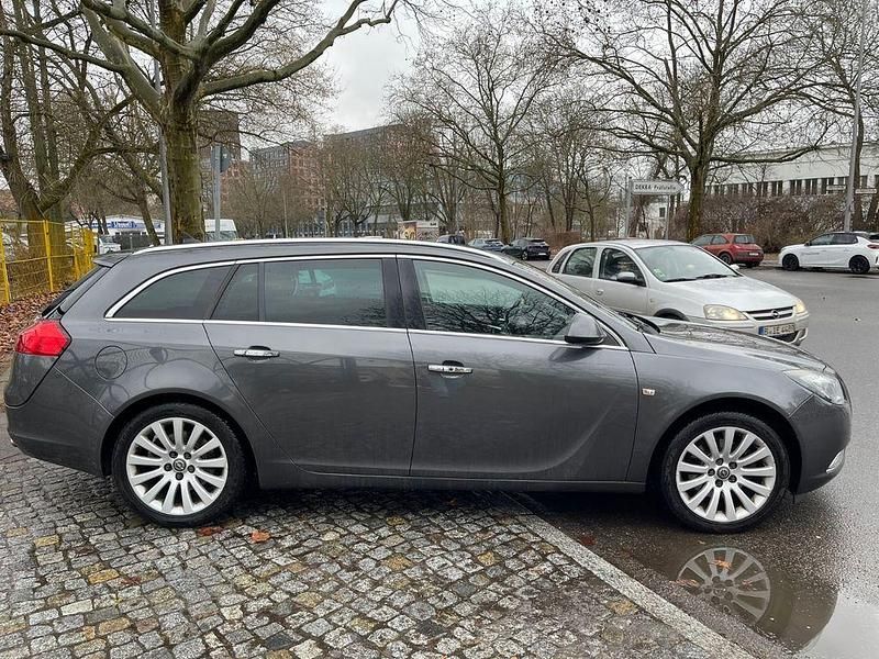 Gebraucht Opel Insignia Cosmo 220 PS (161 kW) 2009 Grau Kombi