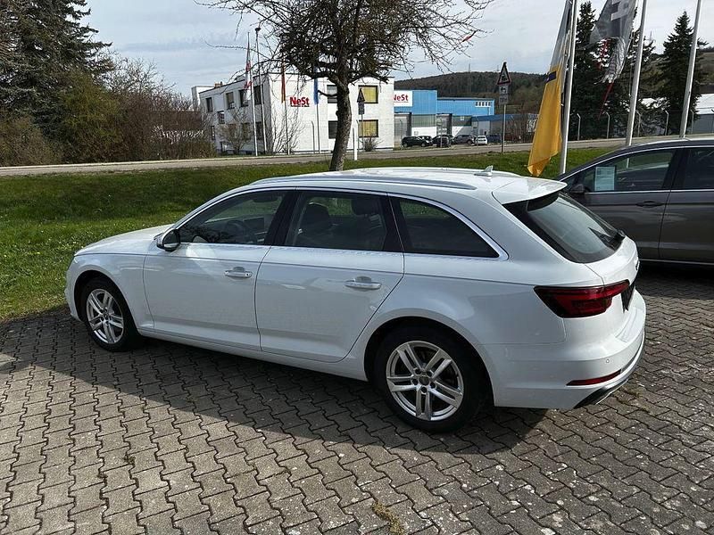 Gebraucht Audi A4 Design 190 PS (139 kW) 2020 Weiß Kombi