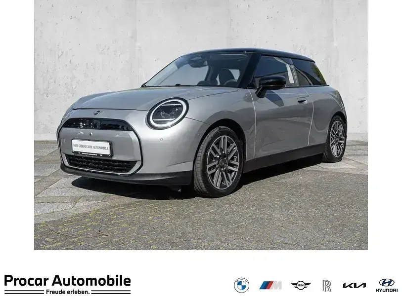 Używany Mini Cooper 135 kW (184 KM) 2025 Srebrny Hatchback