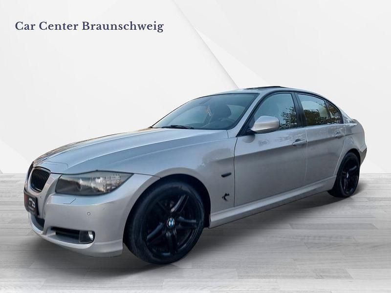 Silber Gebraucht 2010 BMW 320 Sport Line Limousine | 7.999 € (Etwas zu teuer) - Bild 1/4