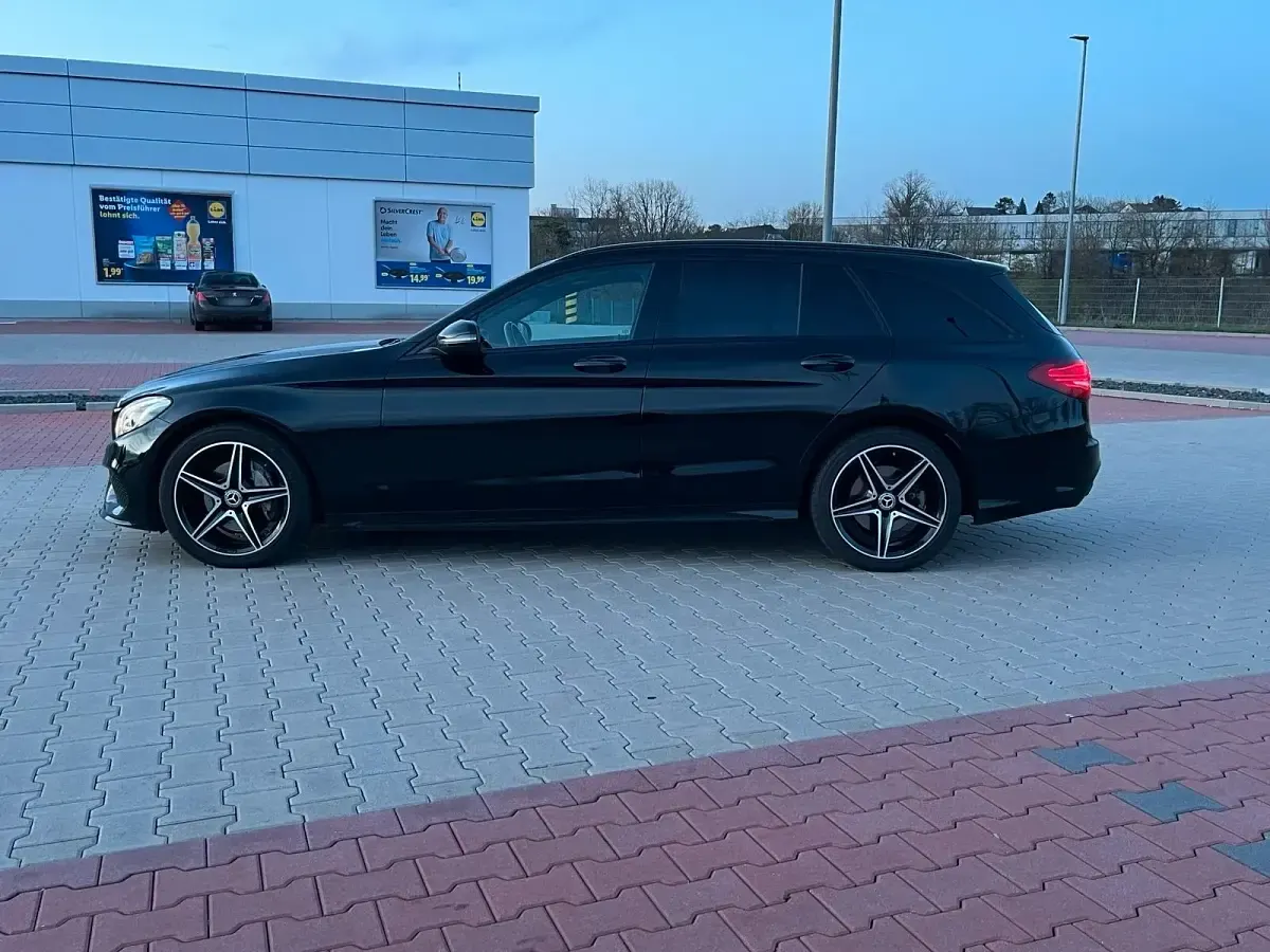 Gebraucht Mercedes C220 AMG 197 PS (144 kW) 2018 Schwarz Kombi