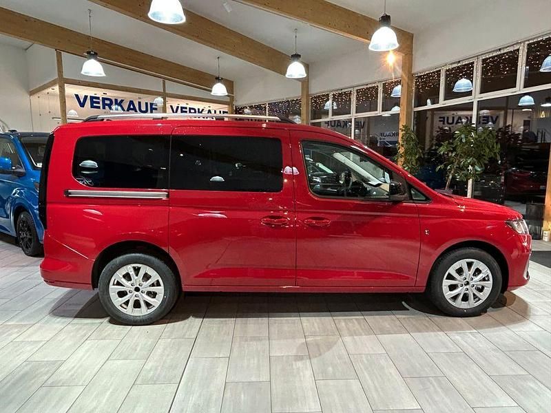 Neu Ford Tourneo Titanium 116 PS (85 kW) 2025 Lava red Van / Kleinbus