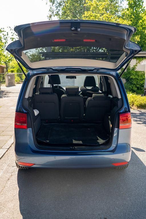 Gebraucht VW Touran Highline 170 PS (125 kW) 2011 Blau Van / Kleinbus