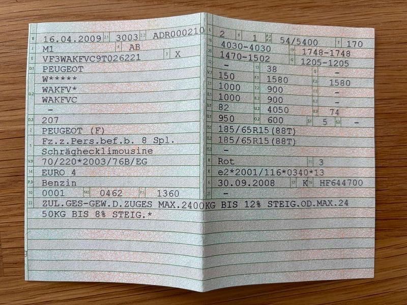 Gebraucht Peugeot 207 Filou 73 PS (53 kW) 2009 Rot Limousine