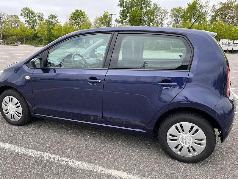 Second-hand VW up! 60 CP (44 kW) 2016 Albastru Hatchback