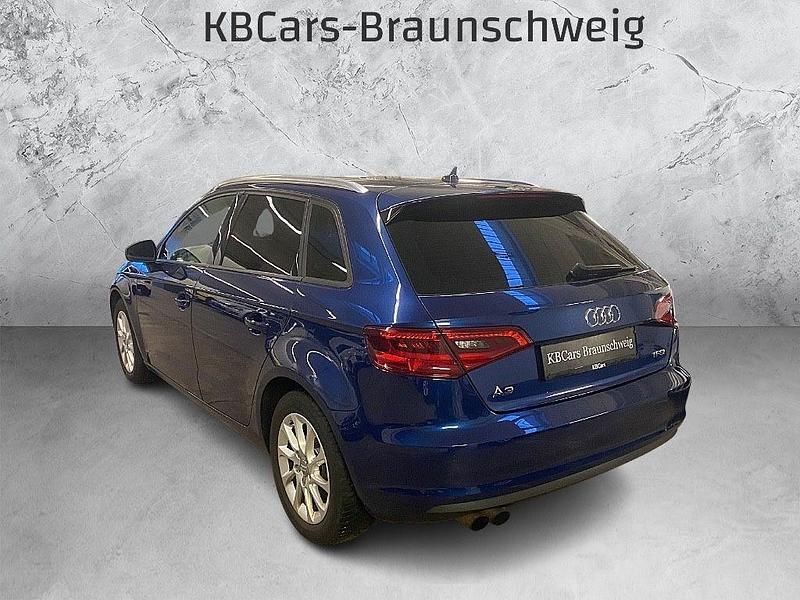 Gebraucht Audi A3 Attraction 122 PS (89 kW) 2013 Blau Limousine