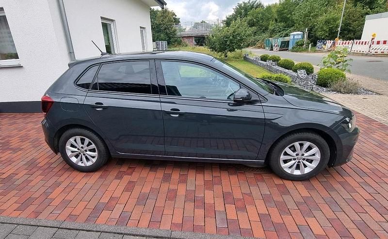 Gebraucht VW Polo 95 PS (69 kW) 2021 Grau Kleinwagen